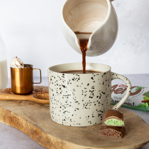AERO Bubbly Hot Chocolate